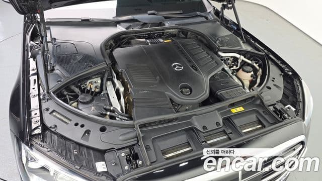 Mercedes-Benz S-Class 2023 — Photo 4/20