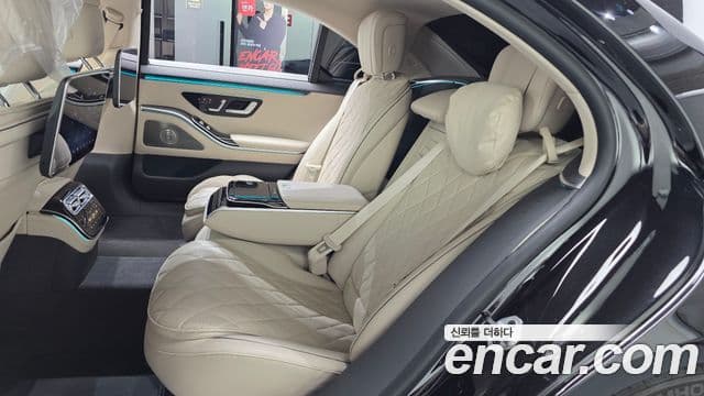 Mercedes-Benz S-Class 2023 — Photo 15/20