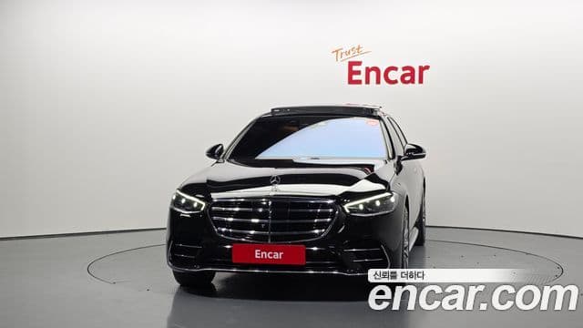 Mercedes-Benz S-Class 2023 — Photo 28/32