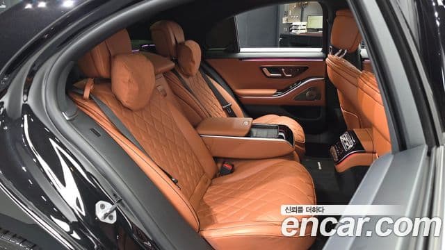 Mercedes-Benz S-Class 2023 — Photo 16/32