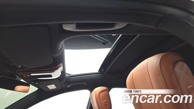 Mercedes-Benz S-Class 2023 — Photo 10/32