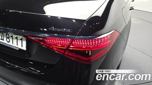 Mercedes-Benz S-Class 2023 — Photo 29/32