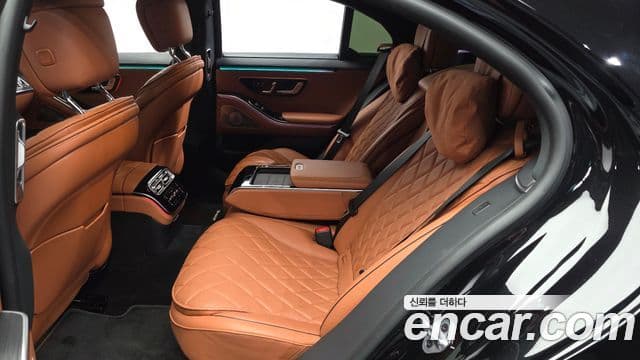 Mercedes-Benz S-Class 2023 — Photo 15/32