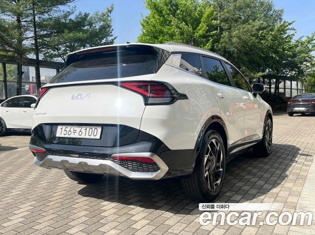 Kia Sportage 2022 — ფოტო 4/20