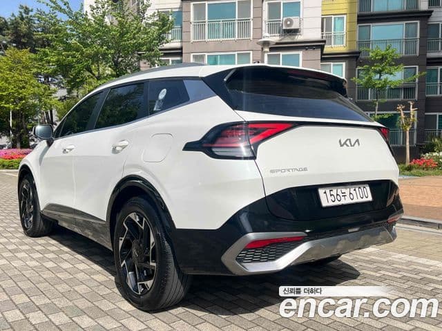 Kia Sportage 2022 — ფოტო 6/20