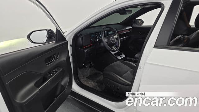 Hyundai Kona Hybrid 2023 — ფოტო 16/20