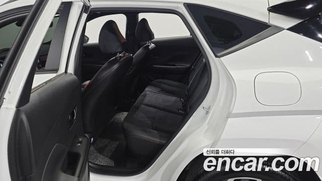 Hyundai Kona Hybrid 2023 — ფოტო 11/20