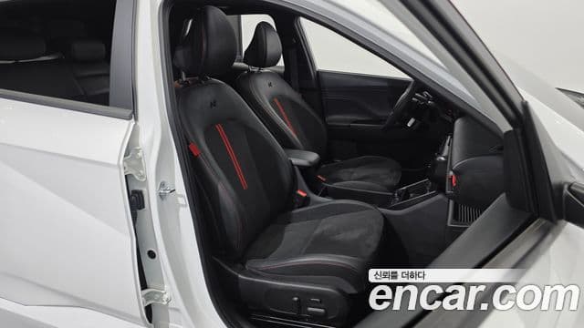 Hyundai Kona Hybrid 2023 — ფოტო 13/20