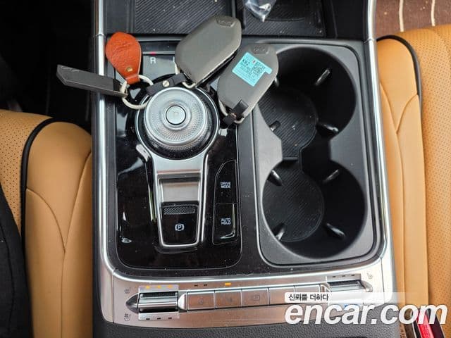 Kia Carnival 2024 — Şəkil 9/20