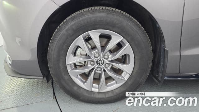 Toyota Sienna 2022 — фото 5 из 20
