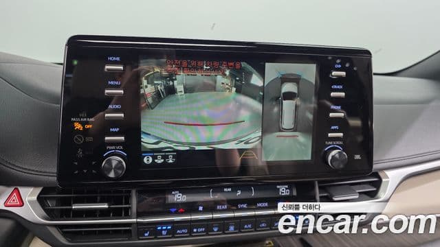 Toyota Sienna 2022 — ფოტო 17/20