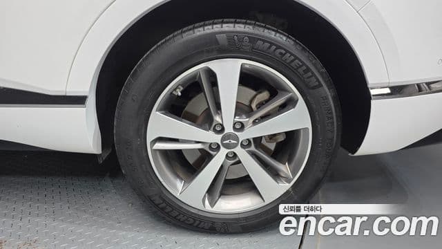 Genesis GV80 2021 — ფოტო 18/34