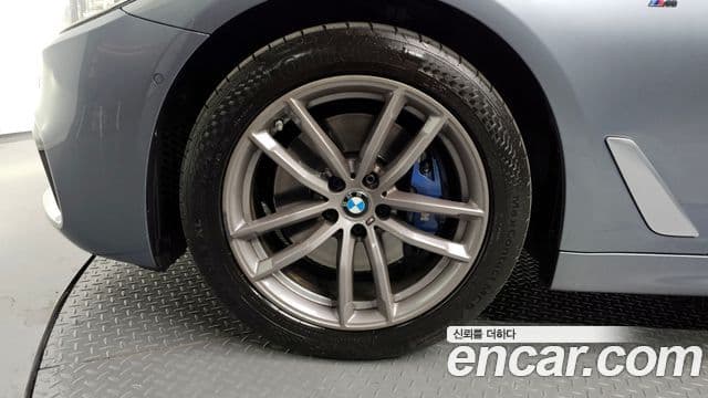 BMW 5 Series 2018 — Şəkil 5/20