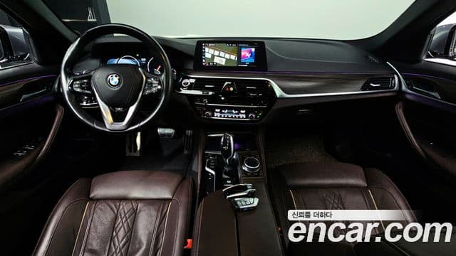 BMW 5 Series 2018 — Şəkil 7/20