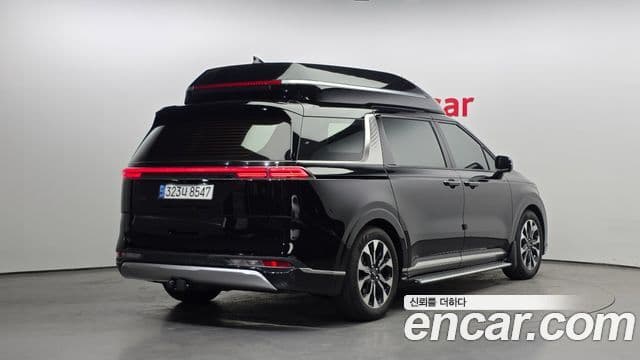 Kia Carnival 2022 — ფოტო 2/20