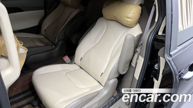 Kia Carnival 2022 — ფოტო 11/20