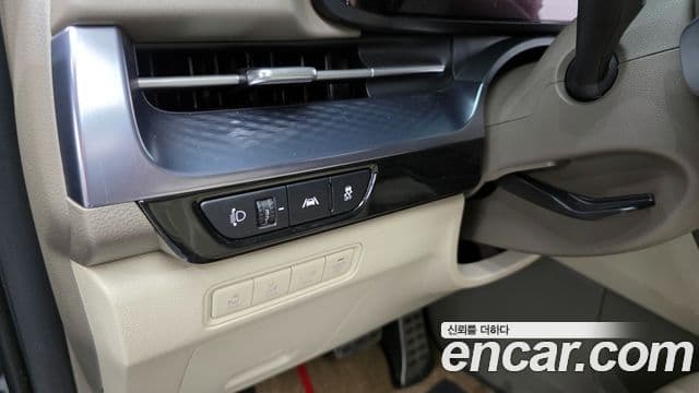 Kia Carnival 2022 — ფოტო 14/20