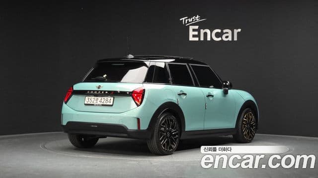 Mini Cooper S 2024 — ფოტო 2/20