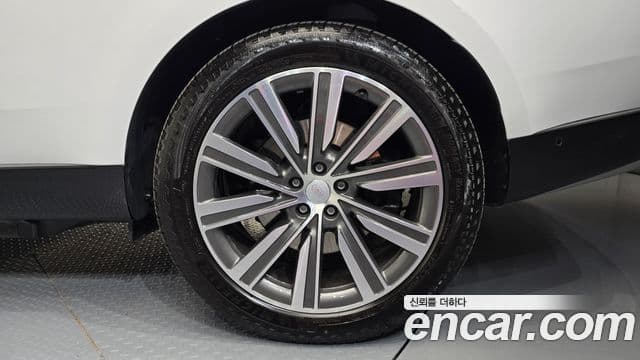 Land Rover Range Rover 2025 — Photo 15/38