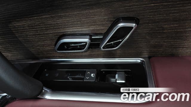 Land Rover Range Rover 2025 — Photo 12/38