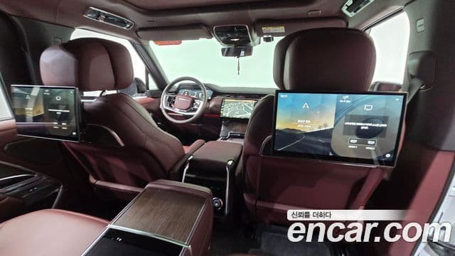 Land Rover Range Rover 2025 — Photo 31/38