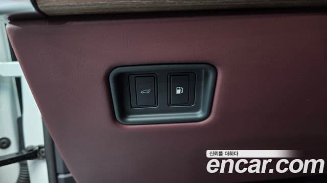 Land Rover Range Rover 2025 — Photo 29/38