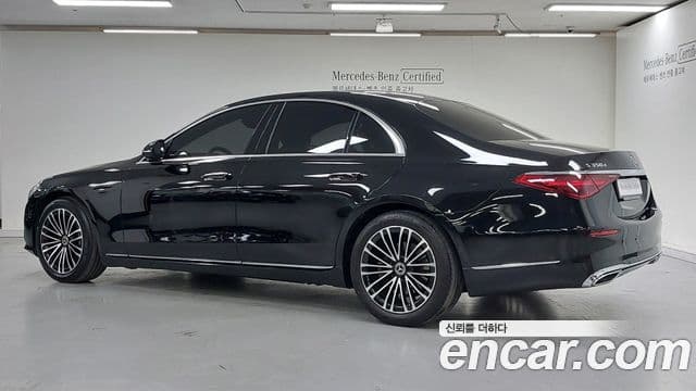 Mercedes-Benz S-Class 2022 — Photo 18/20