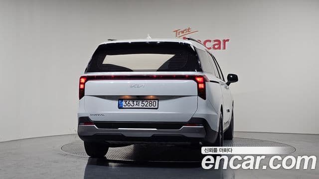 Kia Carnival 2024 — ფოტო 4/20