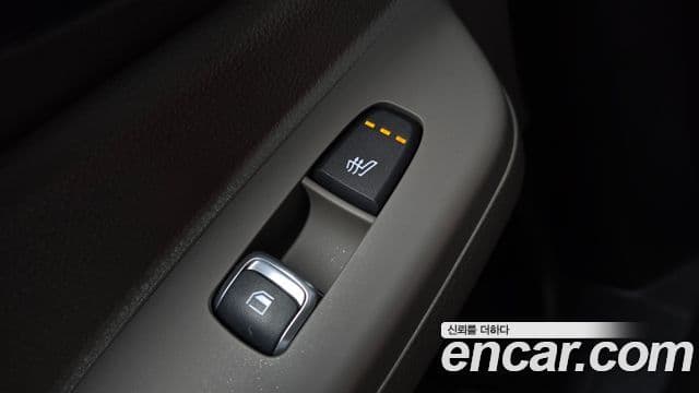 Kia Carnival 2024 — ფოტო 19/20