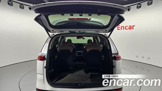 Kia Carnival 2021 — Фото 17/20