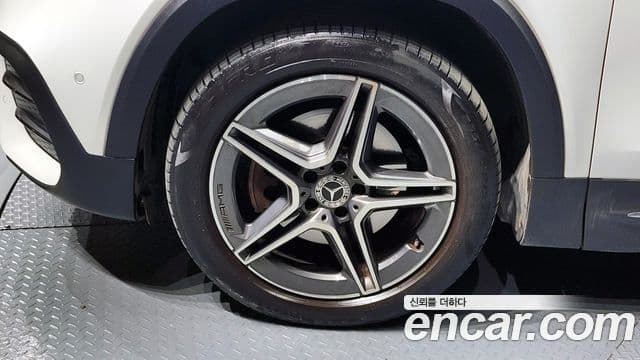 Mercedes-Benz GLB-Class 2021 — ფოტო 5/20