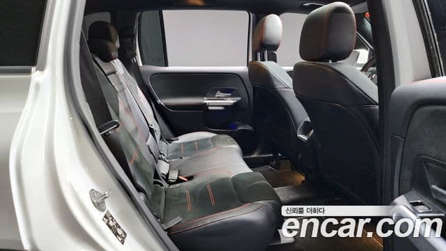 Mercedes-Benz GLB-Class 2021 — ფოტო 11/20