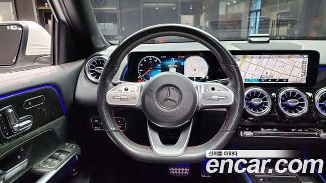 Mercedes-Benz GLB-Class 2021 — ფოტო 14/20