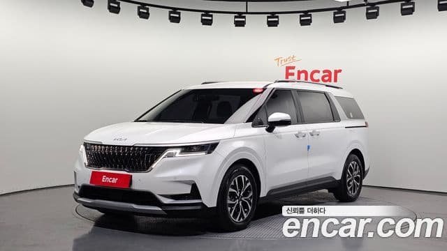 Kia Carnival 2023 — Фото 1/20