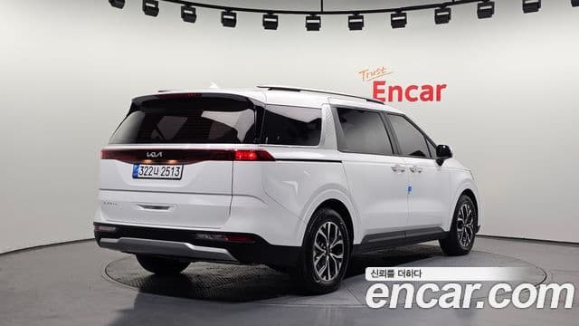 Kia Carnival 2023 — Фото 2/20