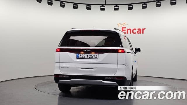 Kia Carnival 2023 — Фото 4/20