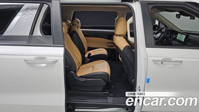 Kia Carnival 2023 — Фото 11/20