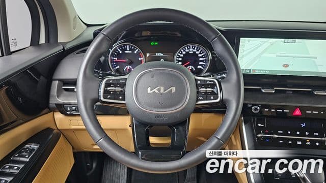 Kia Carnival 2023 — Фото 13/20