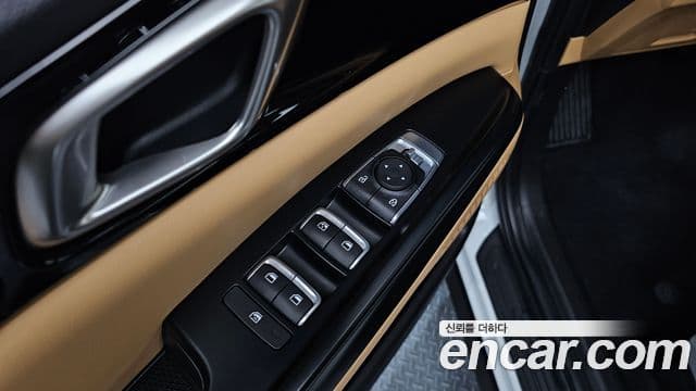 Kia Carnival 2023 — Фото 18/20