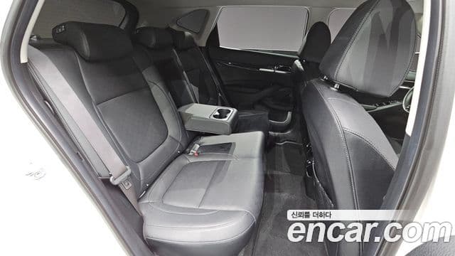 Kia Seltos 2021 — Şəkil 19/20