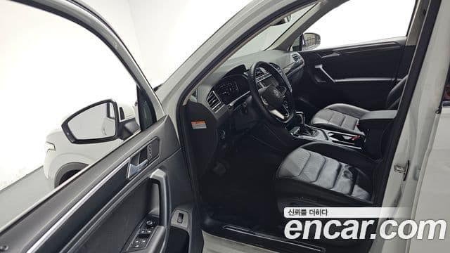 Volkswagen Tiguan 2021 — Şəkil 10/20