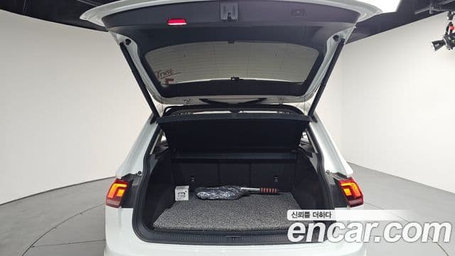 Volkswagen Tiguan 2021 — фото 20 из 20
