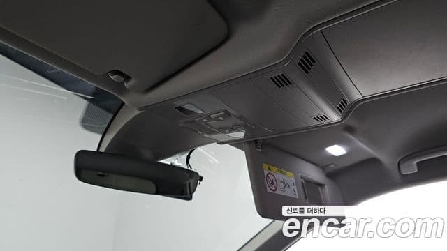 Volkswagen Tiguan 2021 — Photo 2/33