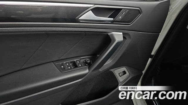 Volkswagen Tiguan 2021 — Photo 23/33