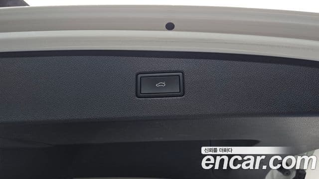 Volkswagen Tiguan 2021 — Photo 25/33