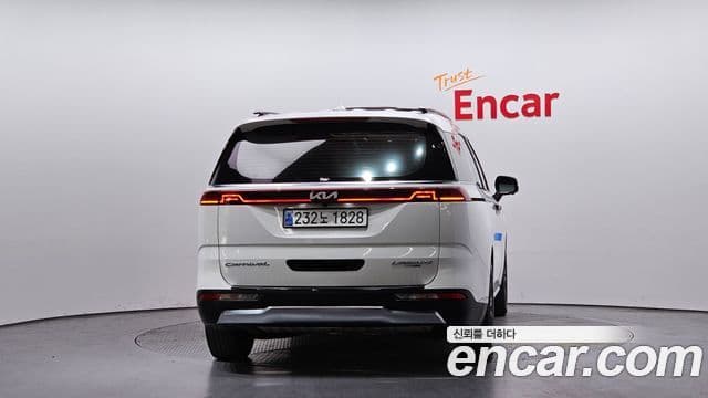 Kia Carnival 2021 — Фото 4/20