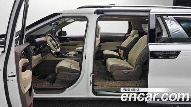 Kia Carnival 2021 — Фото 10/20