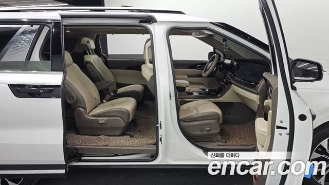 Kia Carnival 2021 — Фото 11/20