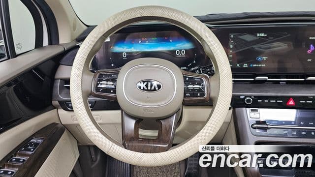 Kia Carnival 2021 — Фото 13/20