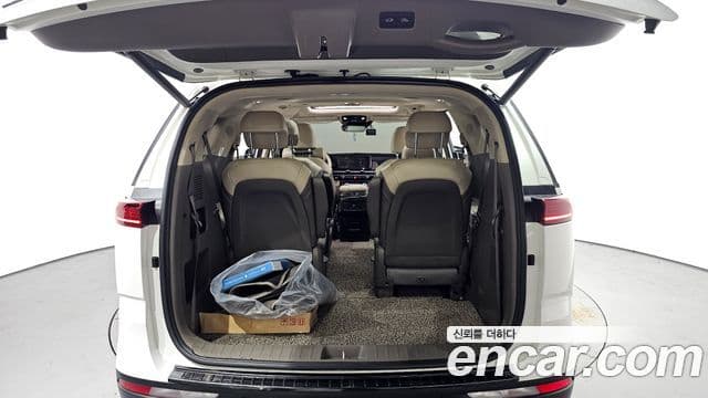 Kia Carnival 2021 — Фото 16/20
